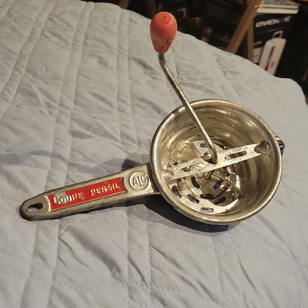 Vintage French Coupe Persil,Herb/Food Grinder,GUC